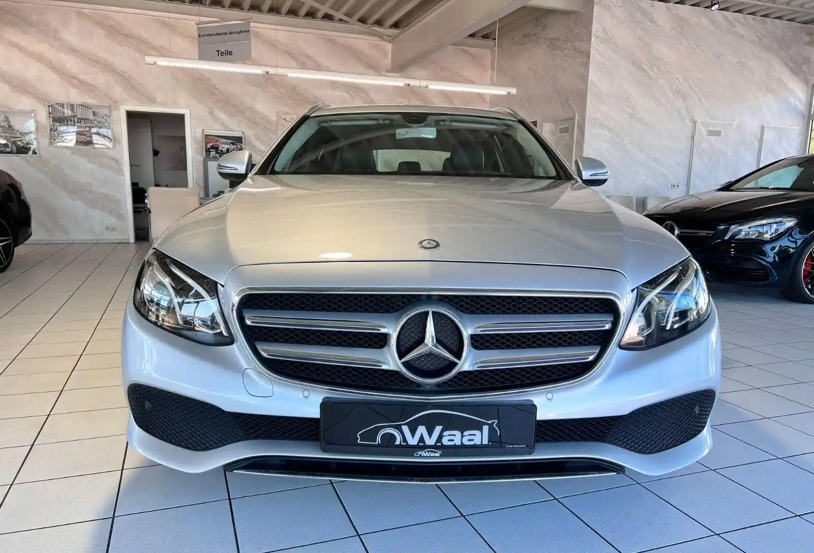 Mercedes-Benz E 200