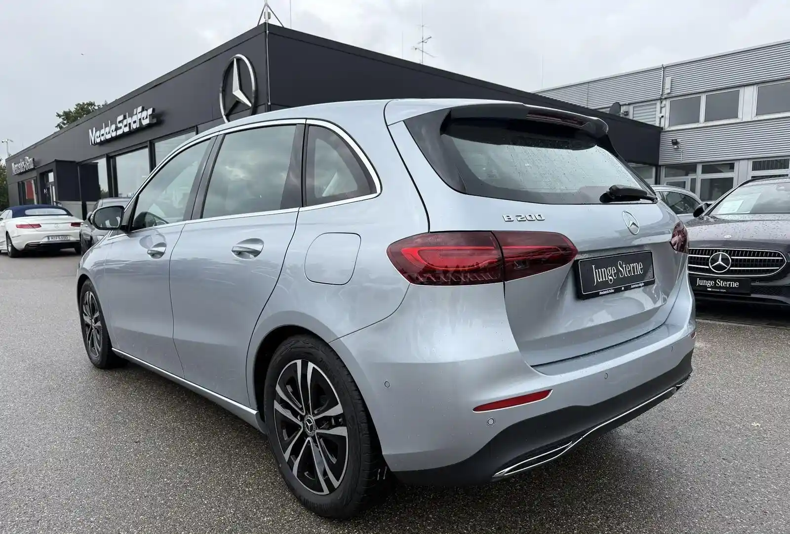 Mercedes-Benz B 200