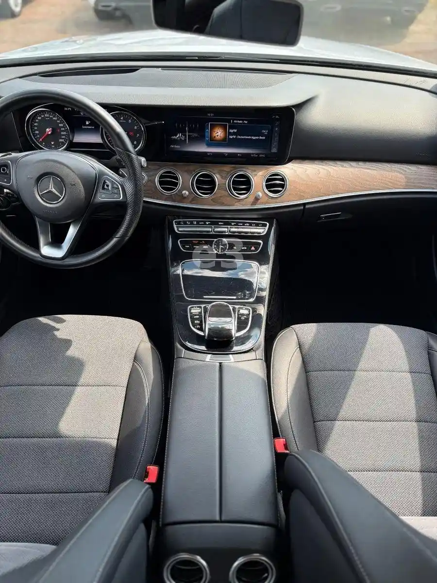 Mercedes-Benz E 400