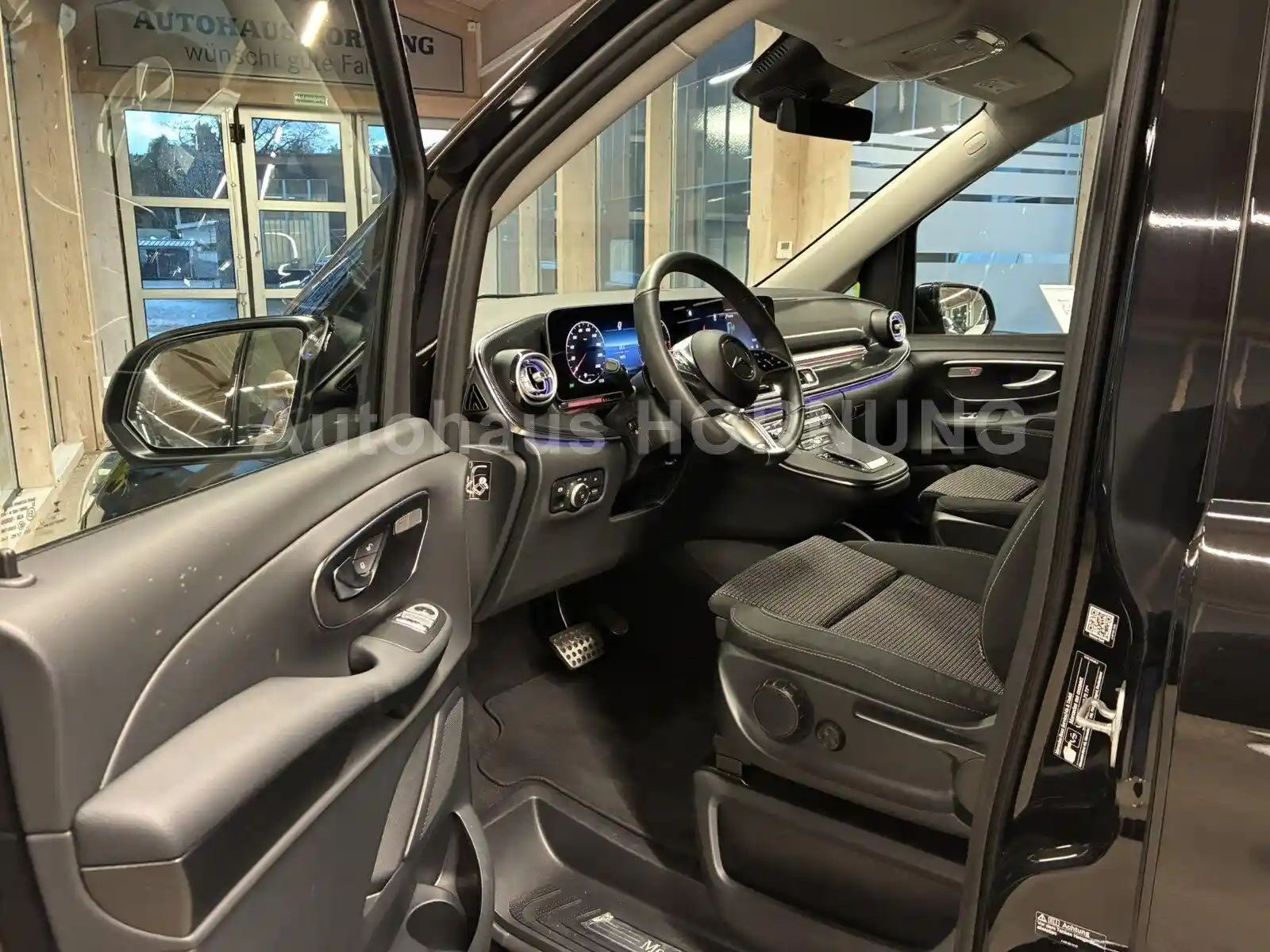 Mercedes-Benz V 220