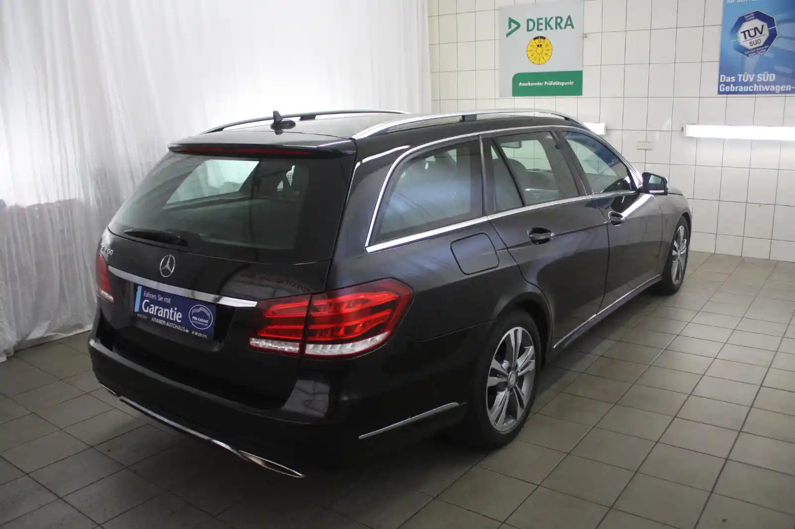 Mercedes-Benz E 200