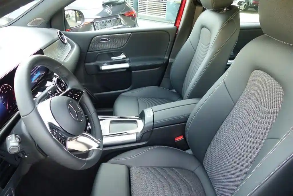 Mercedes-Benz B 200