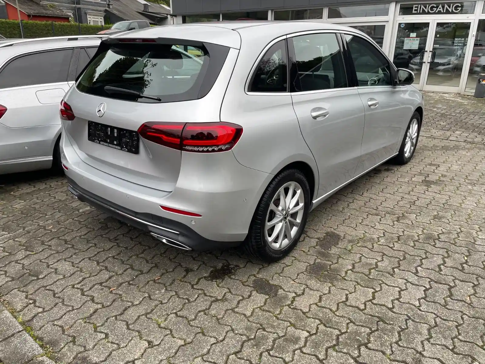 Mercedes-Benz B 220