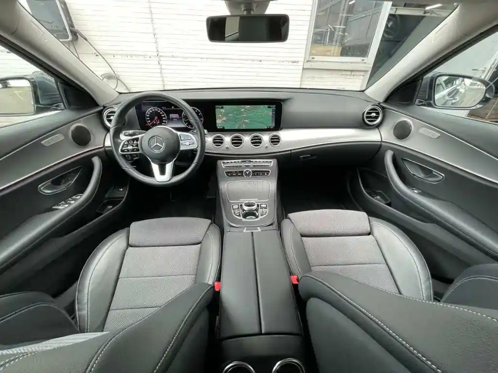 Mercedes-Benz E 200