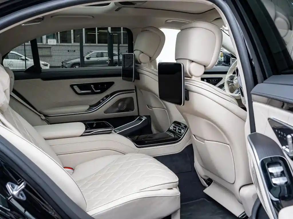 Mercedes-Benz S 400