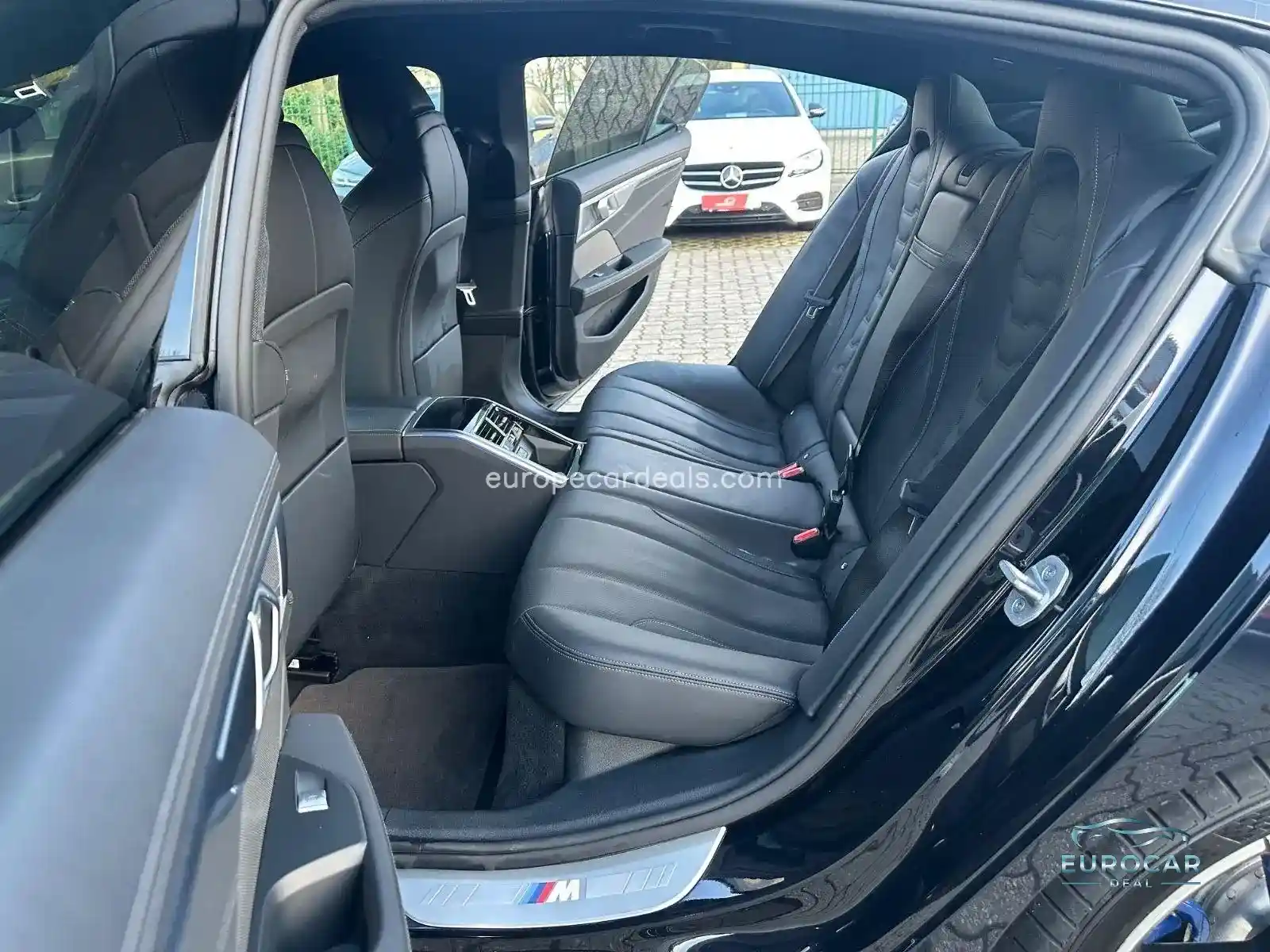 BMW M850