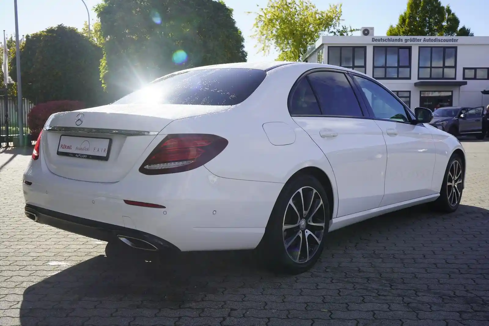 Mercedes-Benz E 200