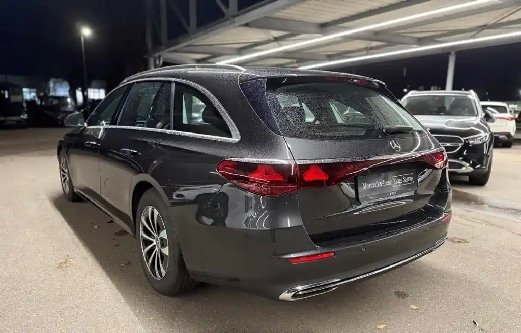 Mercedes-Benz E 220