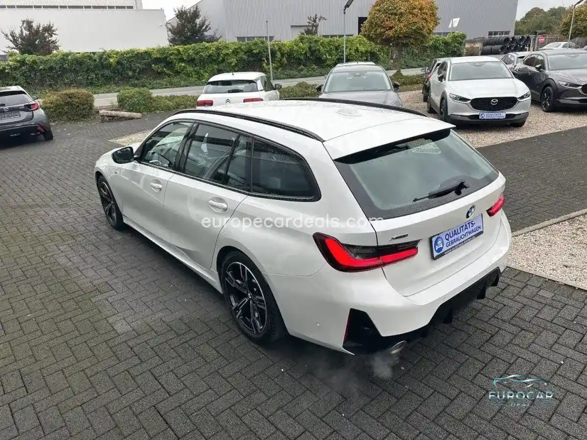 BMW 330