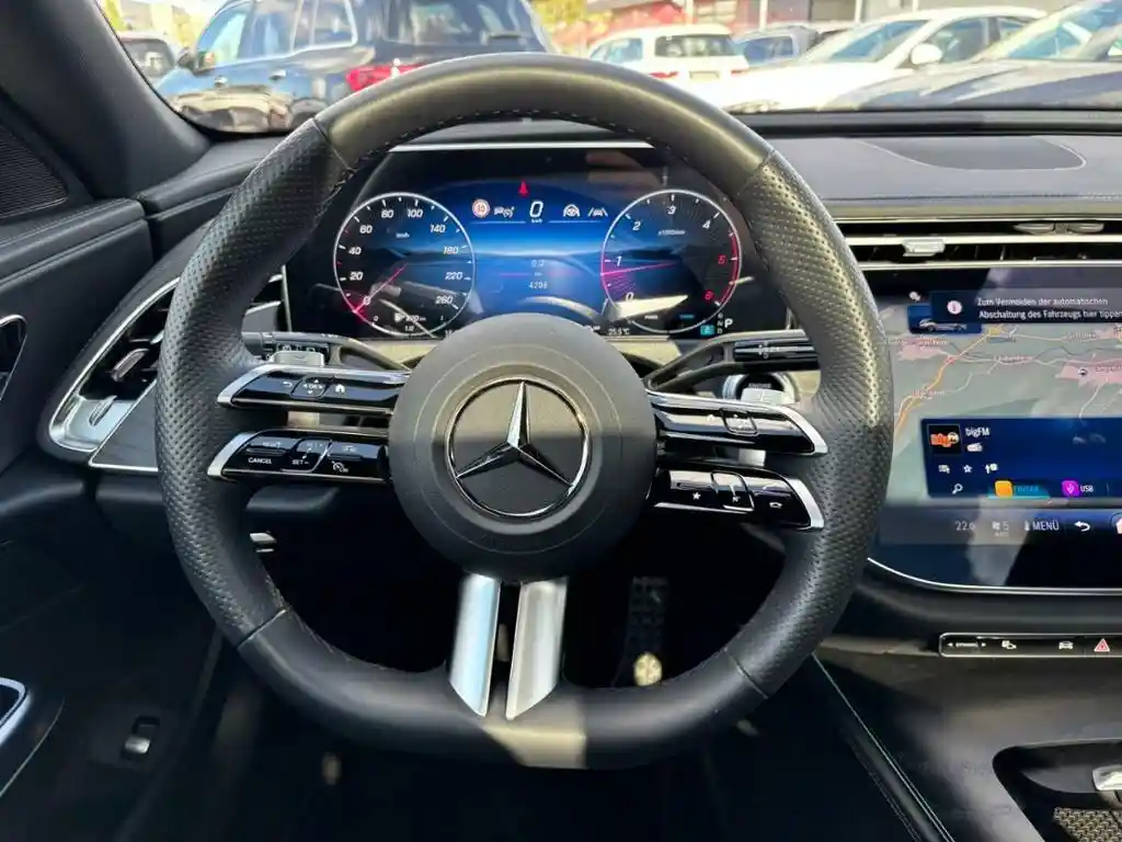 Mercedes-Benz E 220