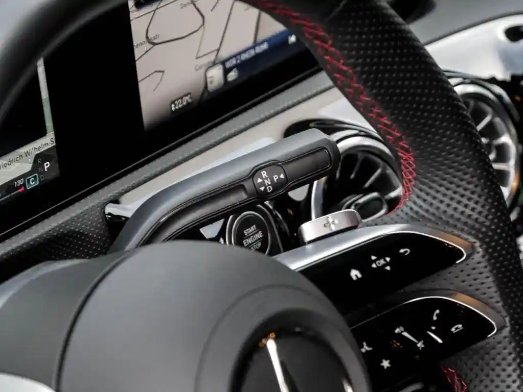 Mercedes-Benz A 220