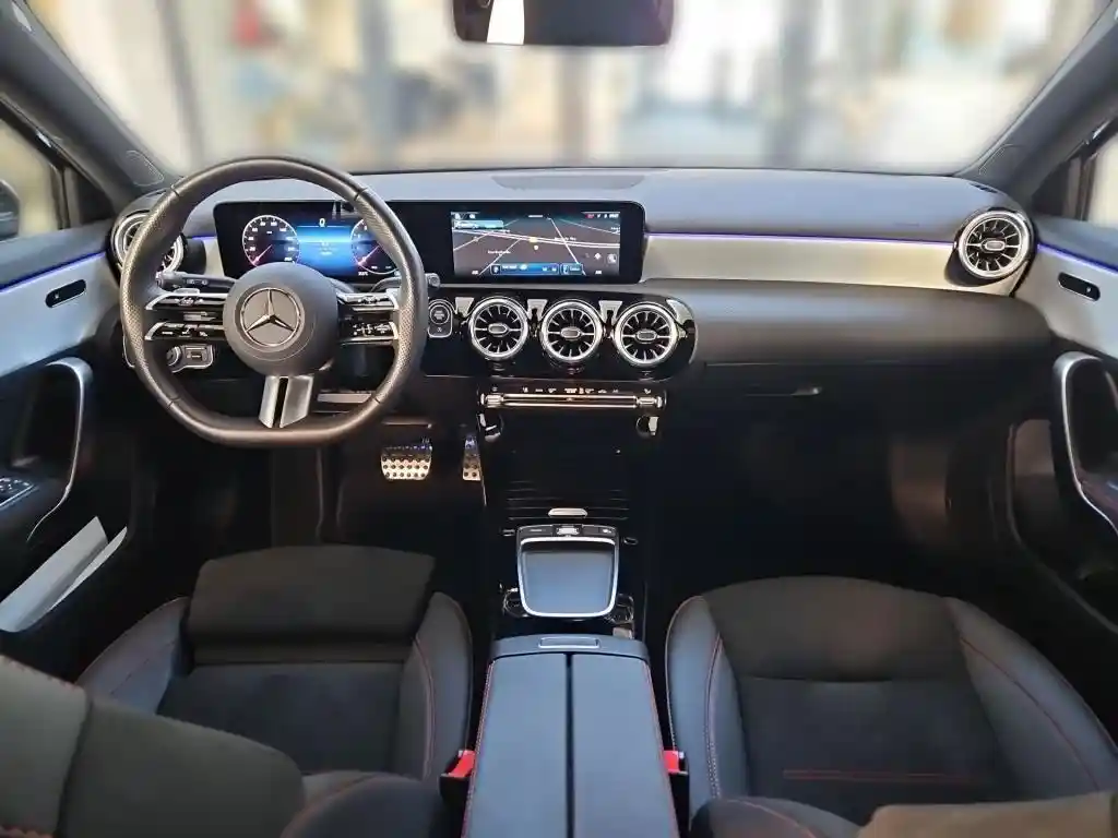 Mercedes-Benz A 200