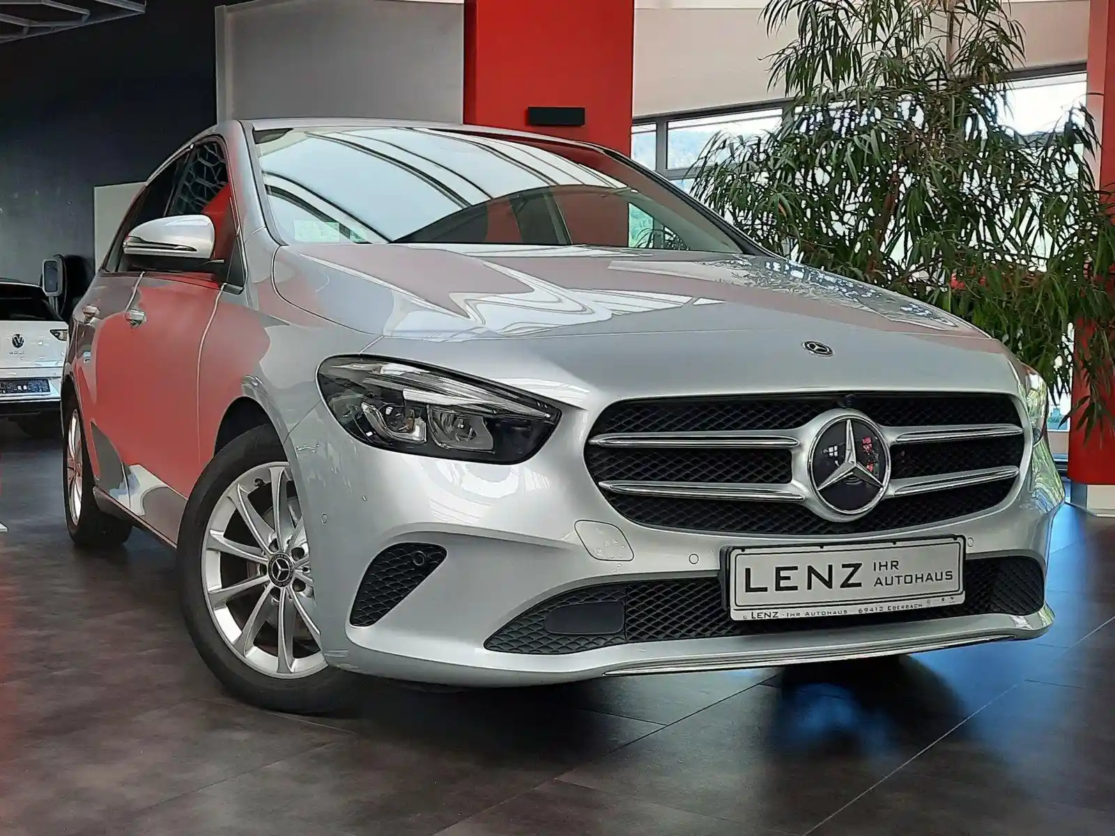 Mercedes-Benz B 220
