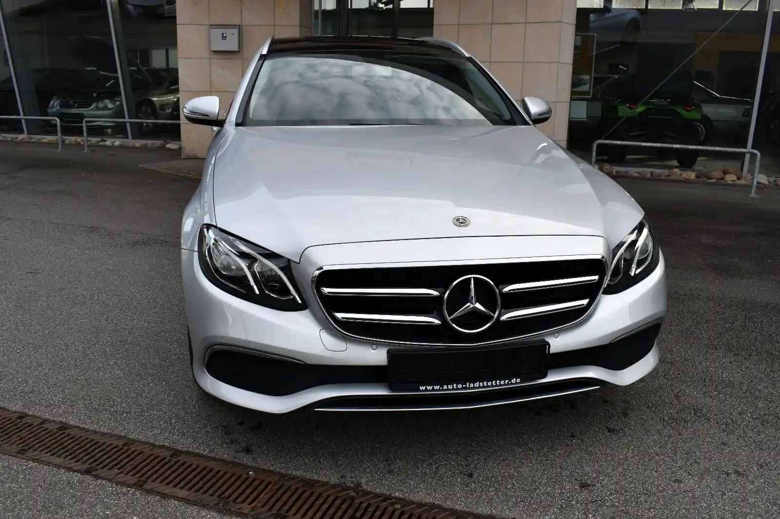 Mercedes-Benz E 300