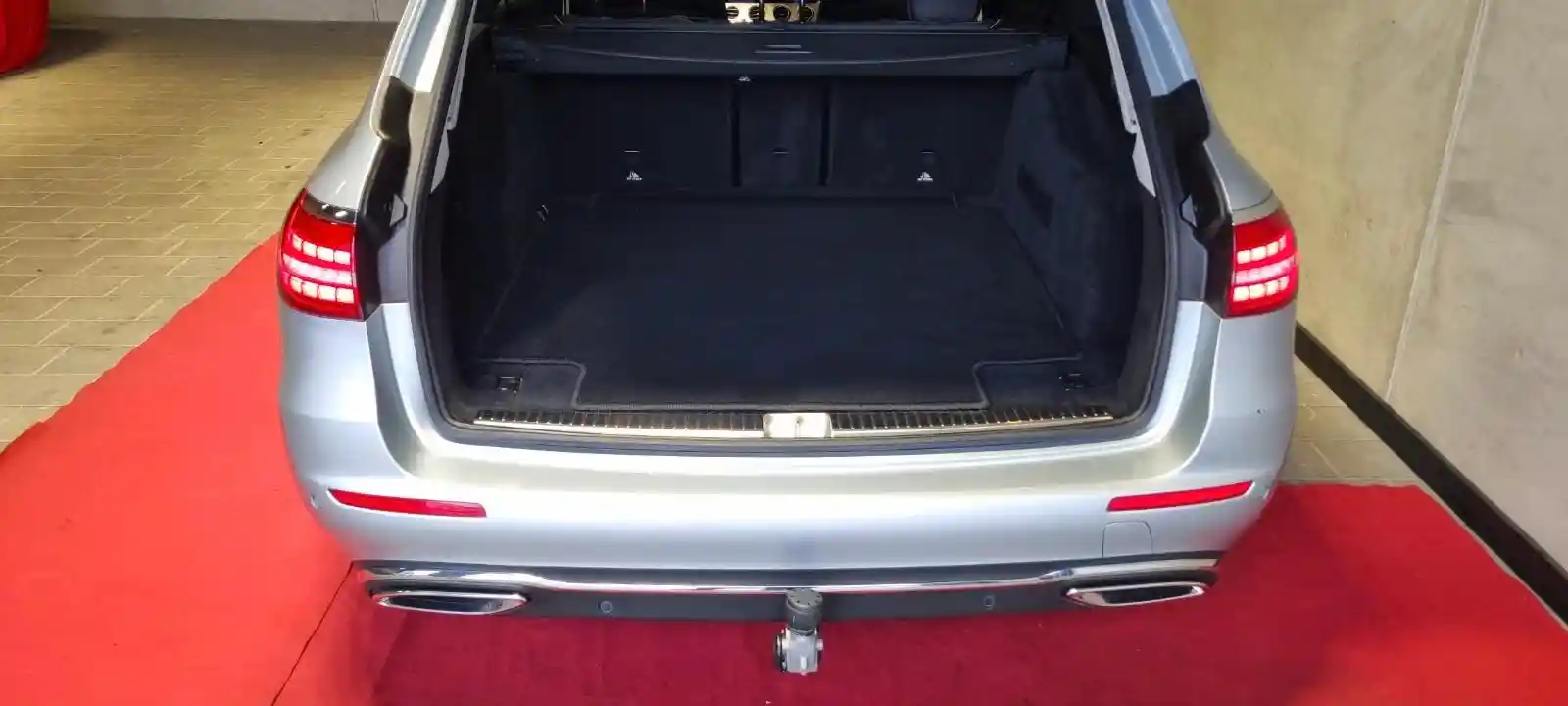 Mercedes-Benz E 220
