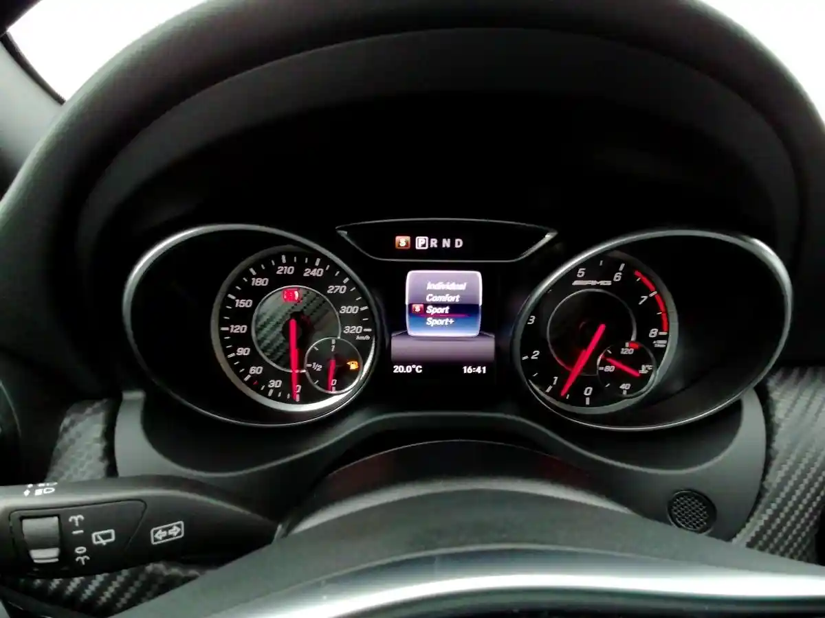 Mercedes-Benz A 45 AMG