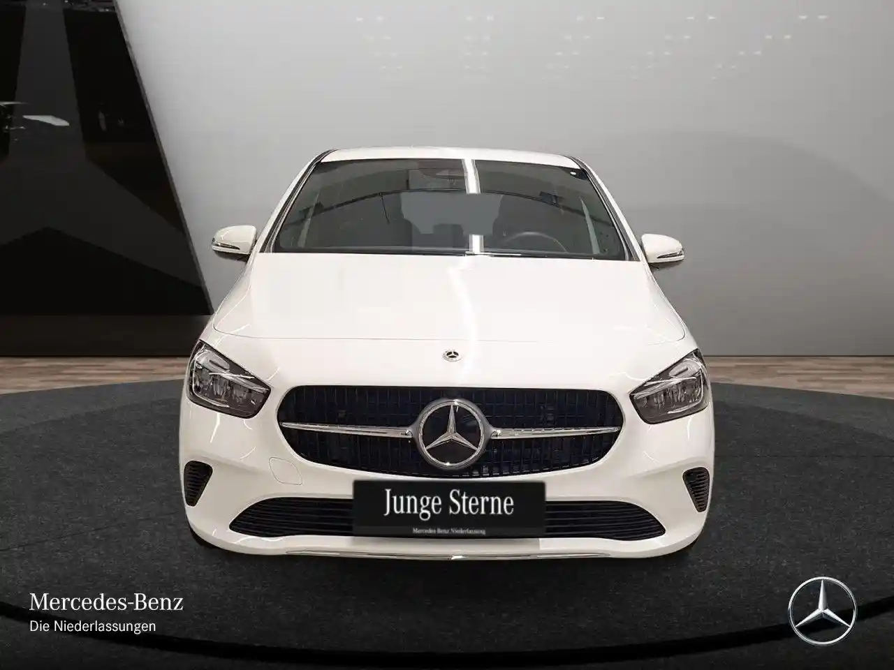 Mercedes-Benz B 180