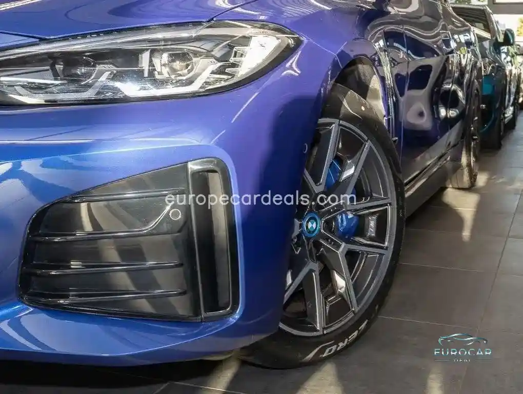 BMW i4