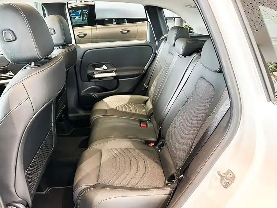 Mercedes-Benz B 200