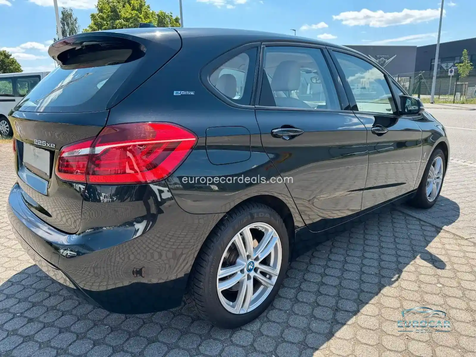 BMW 225