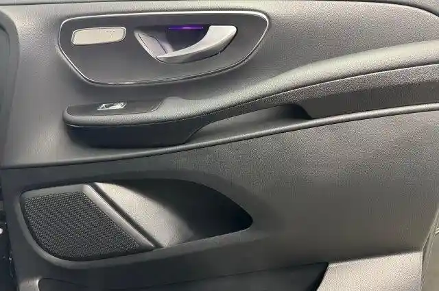 Mercedes-Benz V 220