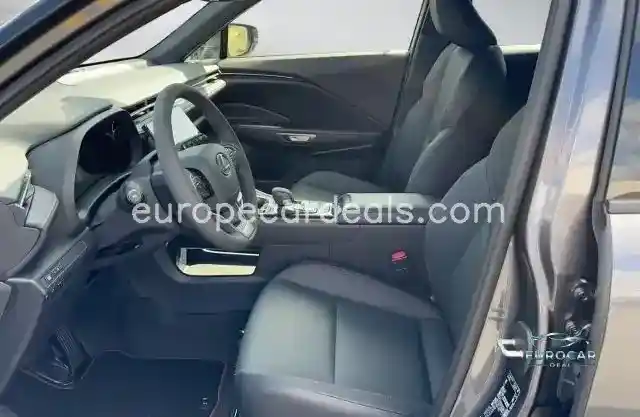 Lexus LBX