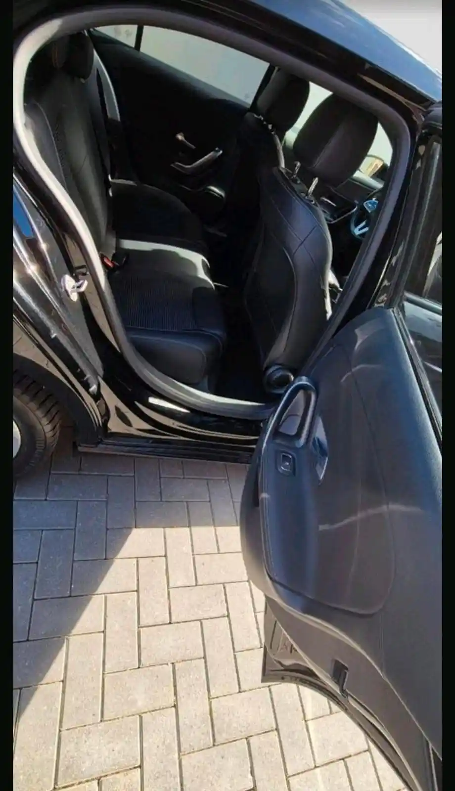 Mercedes-Benz A 220