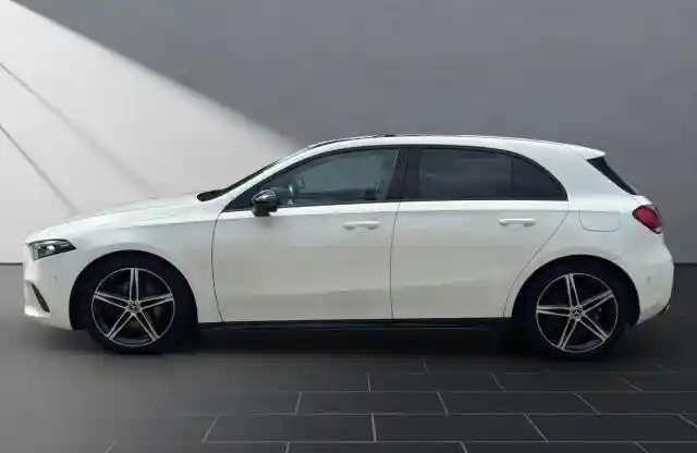 Mercedes-Benz A 220