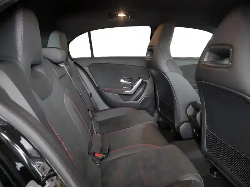 Mercedes-Benz A 220