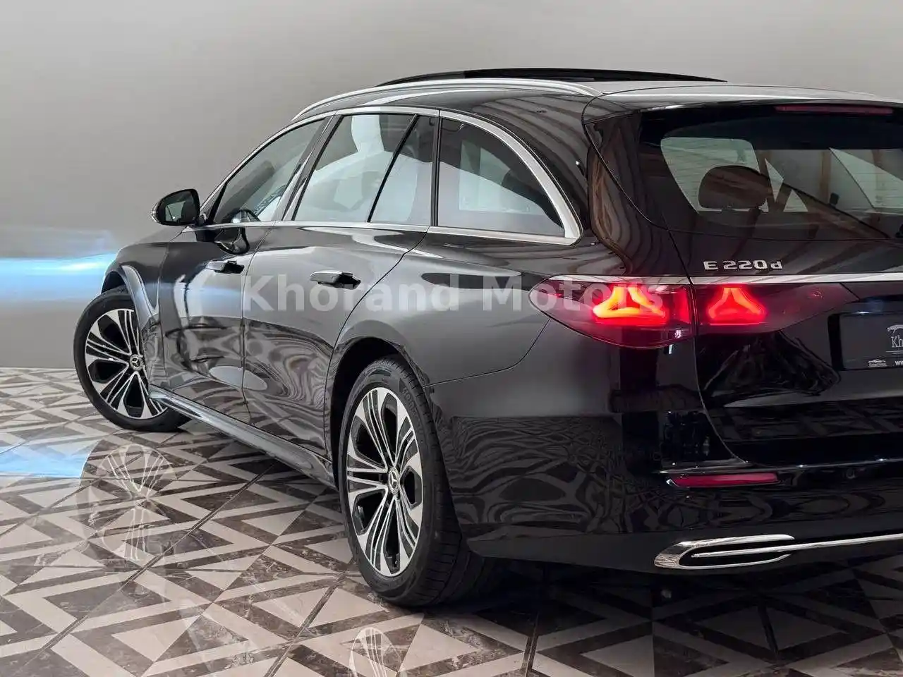 Mercedes-Benz E 220