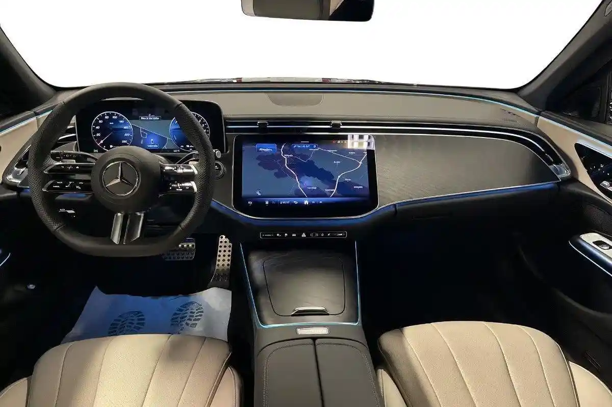 Mercedes-Benz E 300