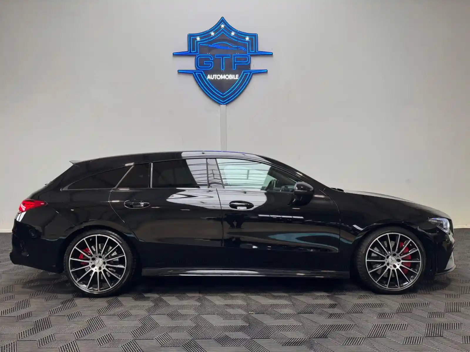 Mercedes-Benz CLA 35 AMG Shooting Brake