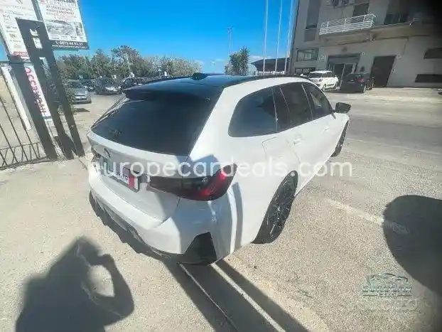 BMW 330