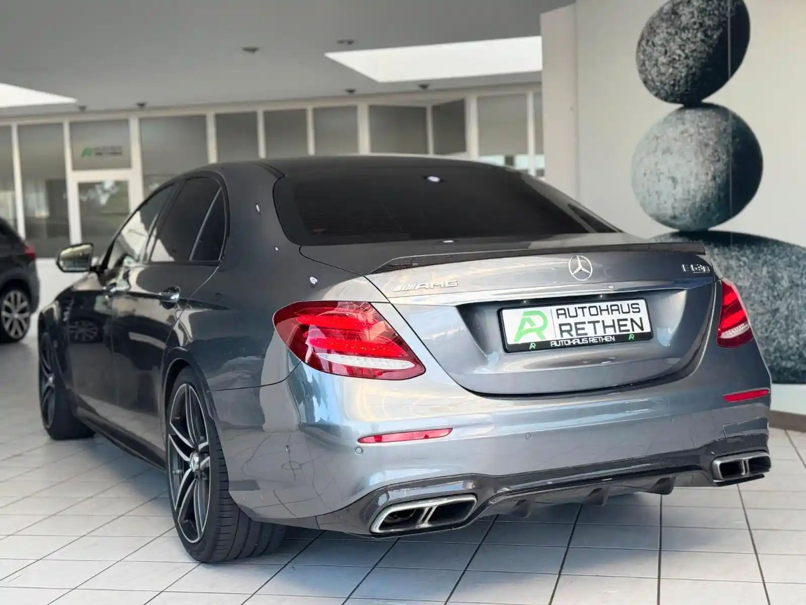 Mercedes-Benz E 63 AMG