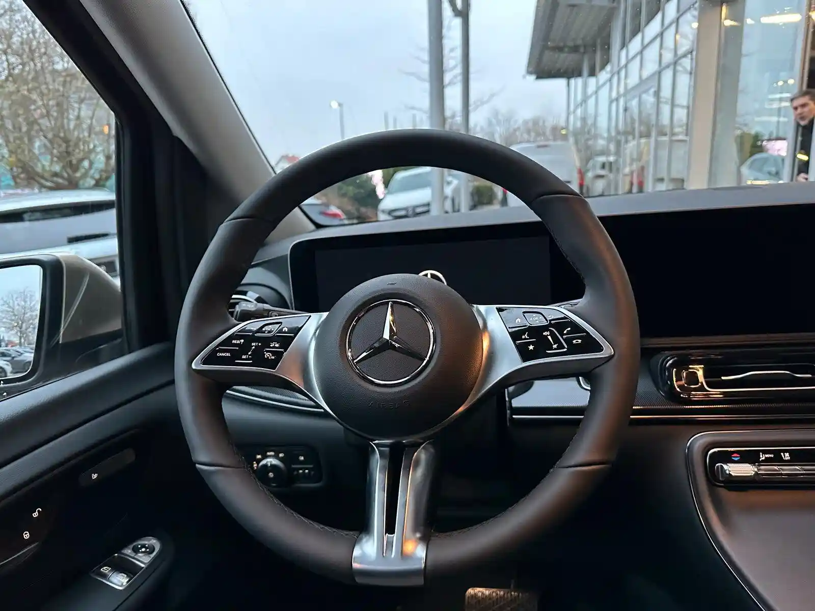 Mercedes-Benz V 220
