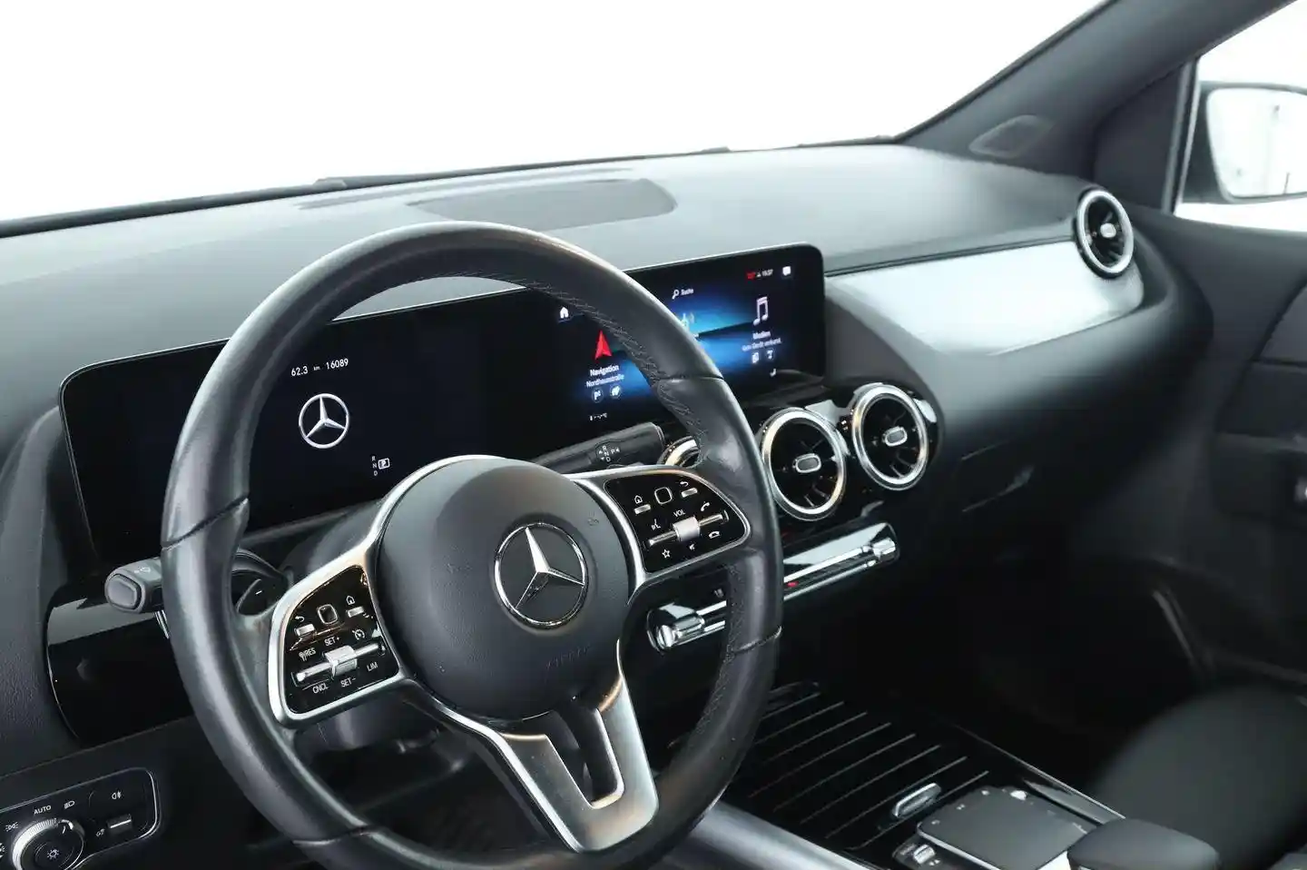Mercedes-Benz B 220