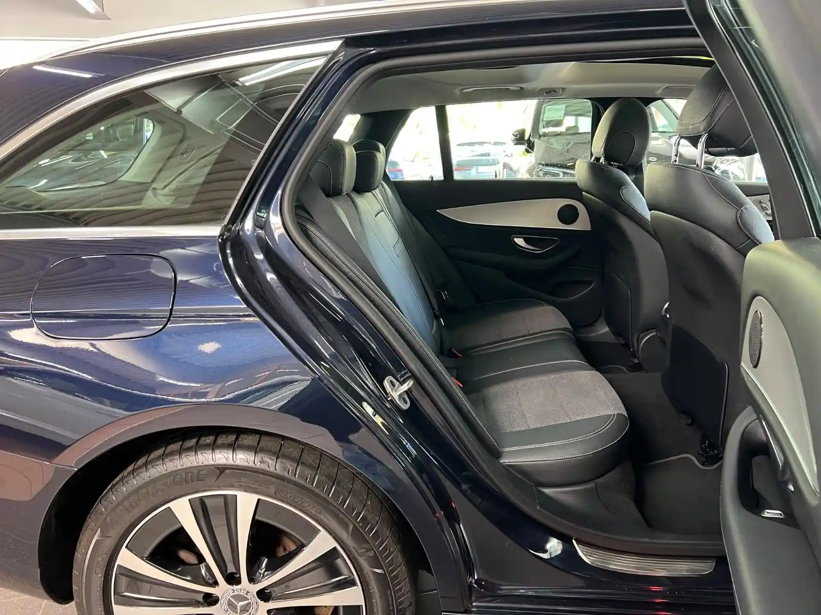 Mercedes-Benz E 300