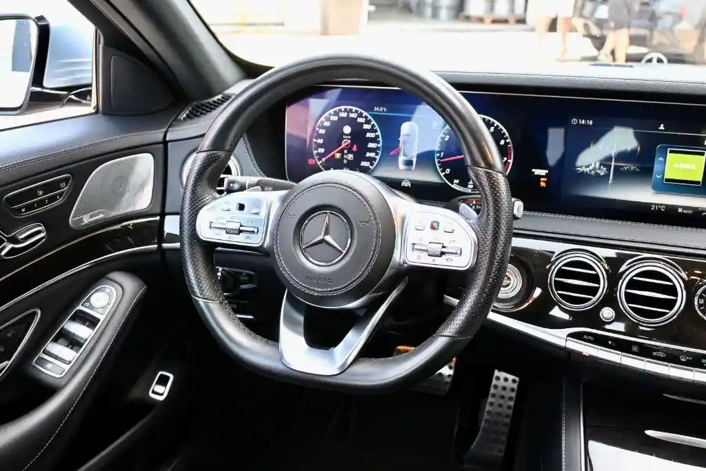 Mercedes-Benz S 560