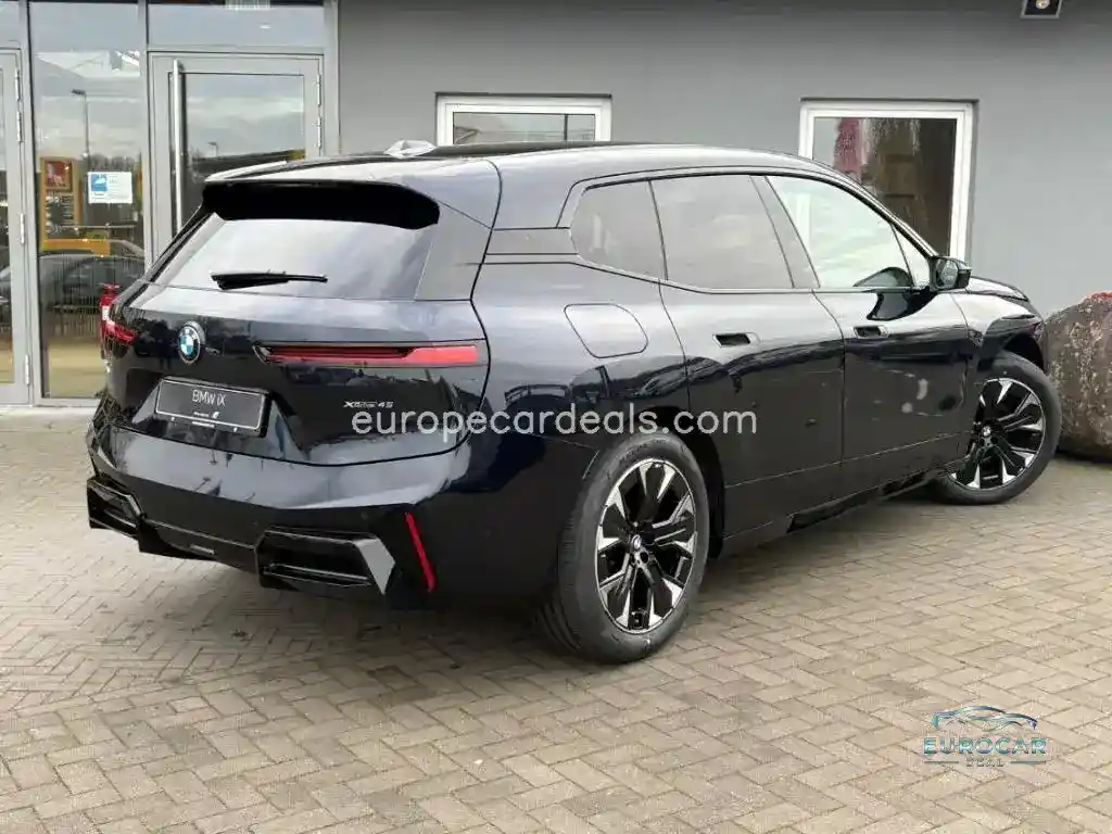 BMW iX