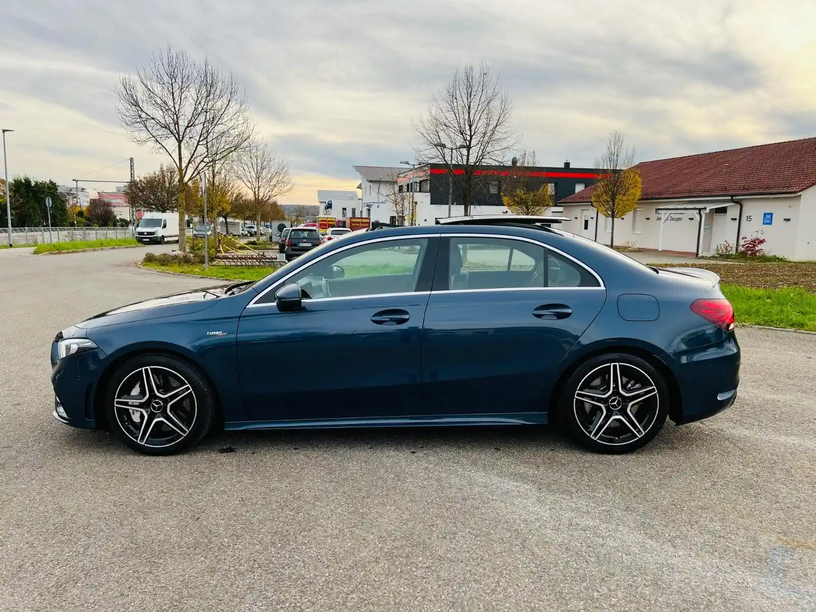 Mercedes-Benz A 35 AMG