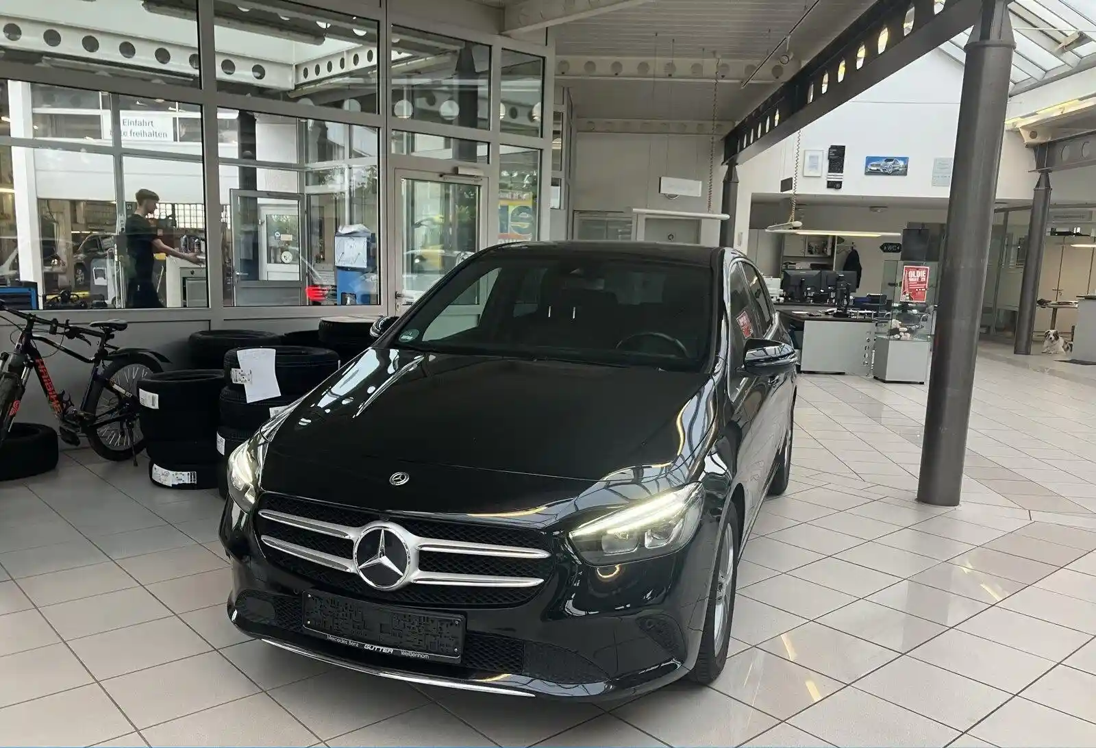 Mercedes-Benz B 220