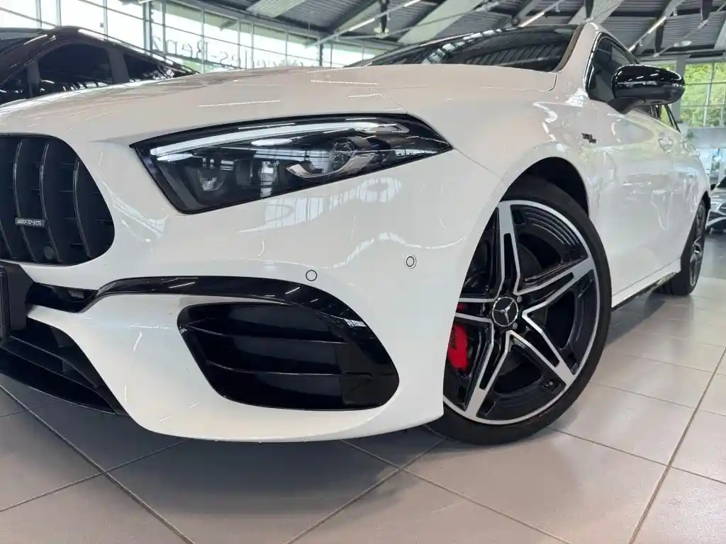 Mercedes-Benz A 45 AMG