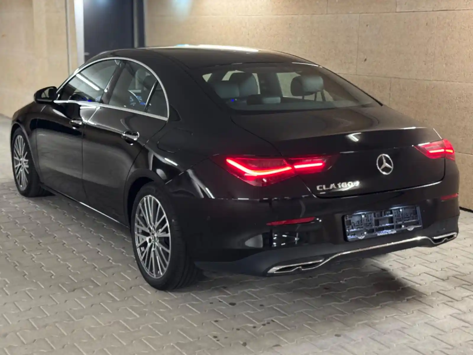 Mercedes-Benz CLA 180