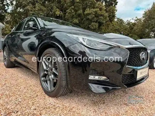 Infiniti Q30