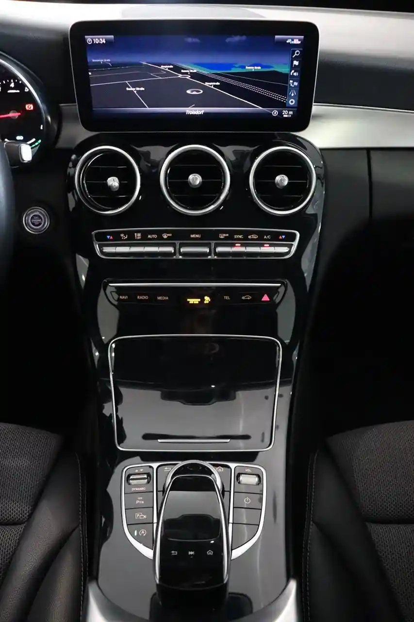 Mercedes-Benz C 200