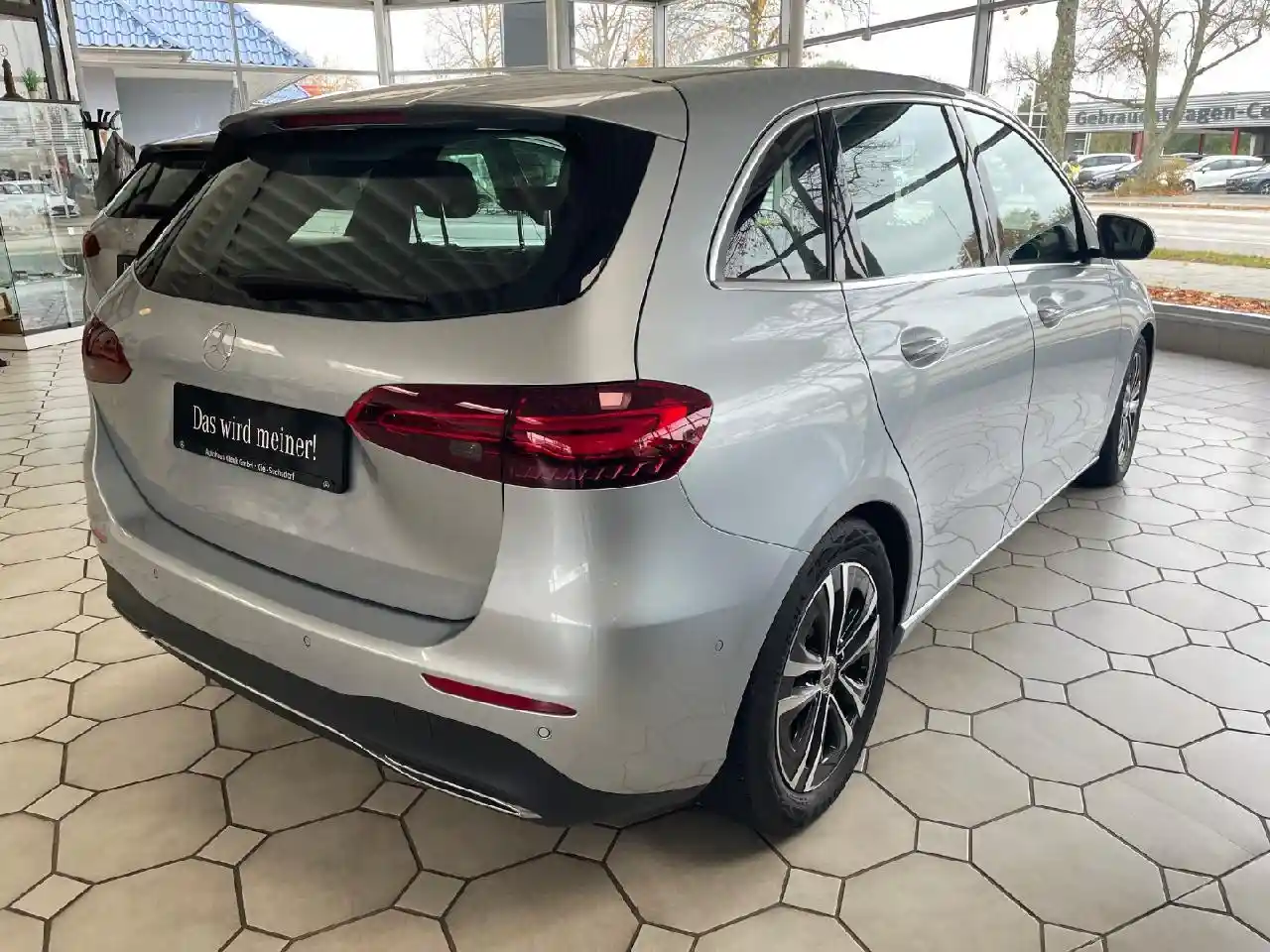 Mercedes-Benz B 200