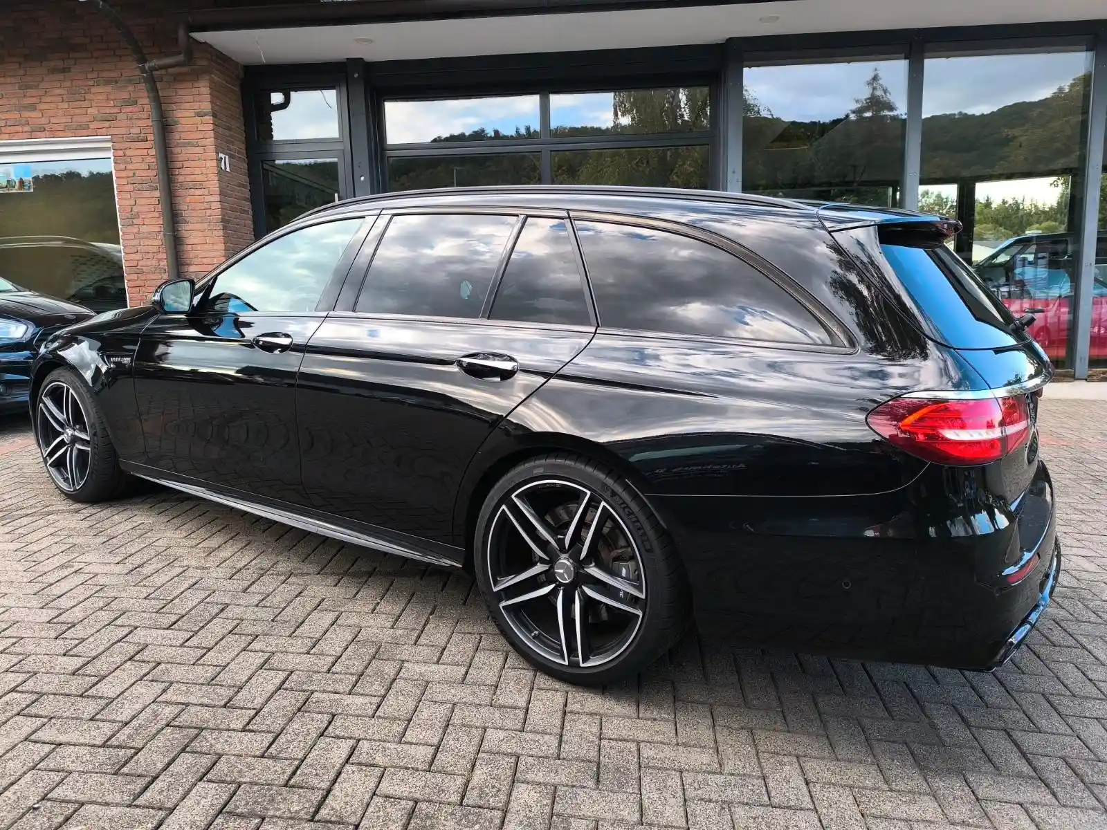 Mercedes-Benz E 63 AMG