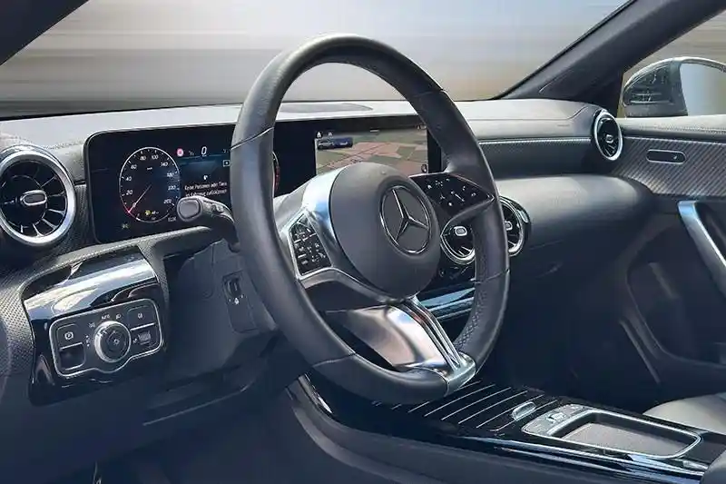Mercedes-Benz CLA 180