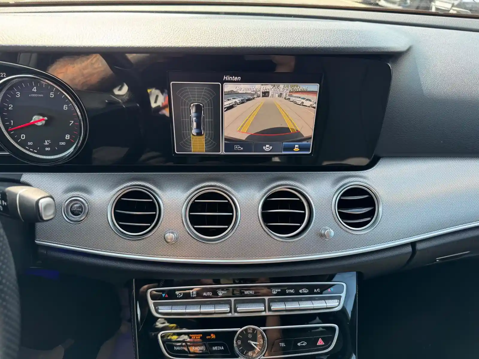 Mercedes-Benz E 200