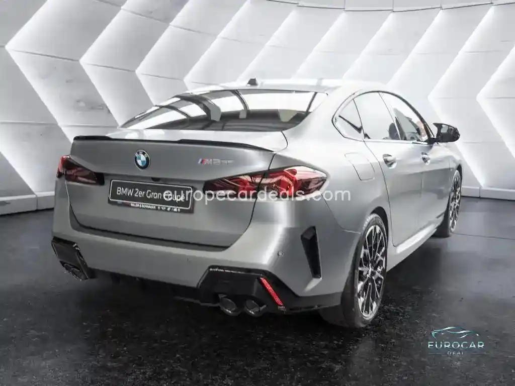 BMW M235